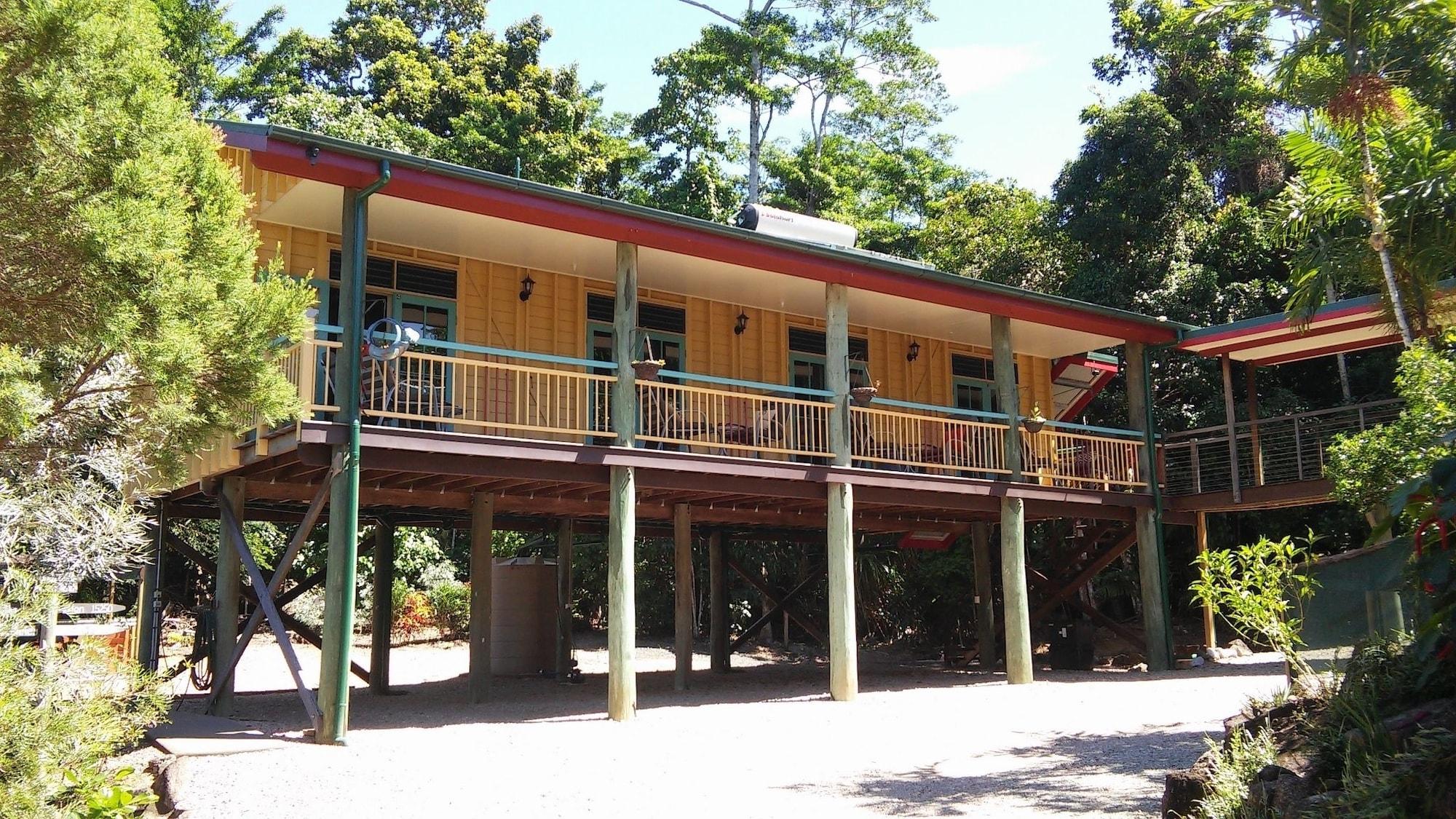 Licuala Lodge Mission Beach Exterior photo