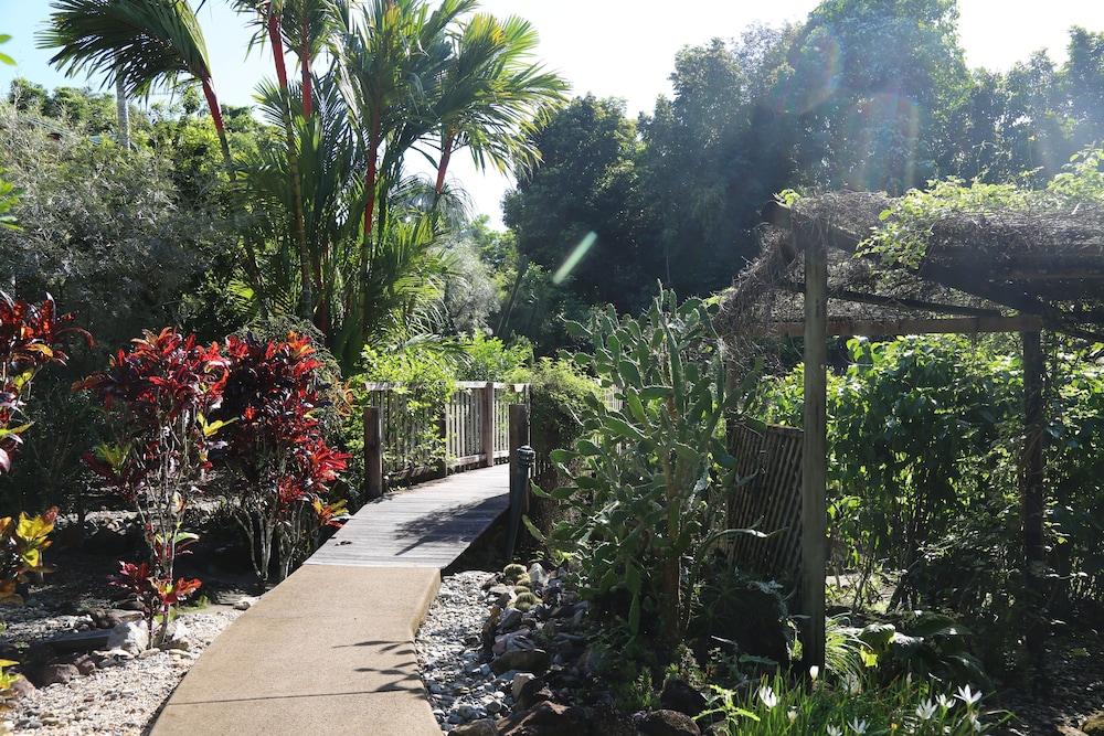 Licuala Lodge Mission Beach Exterior photo