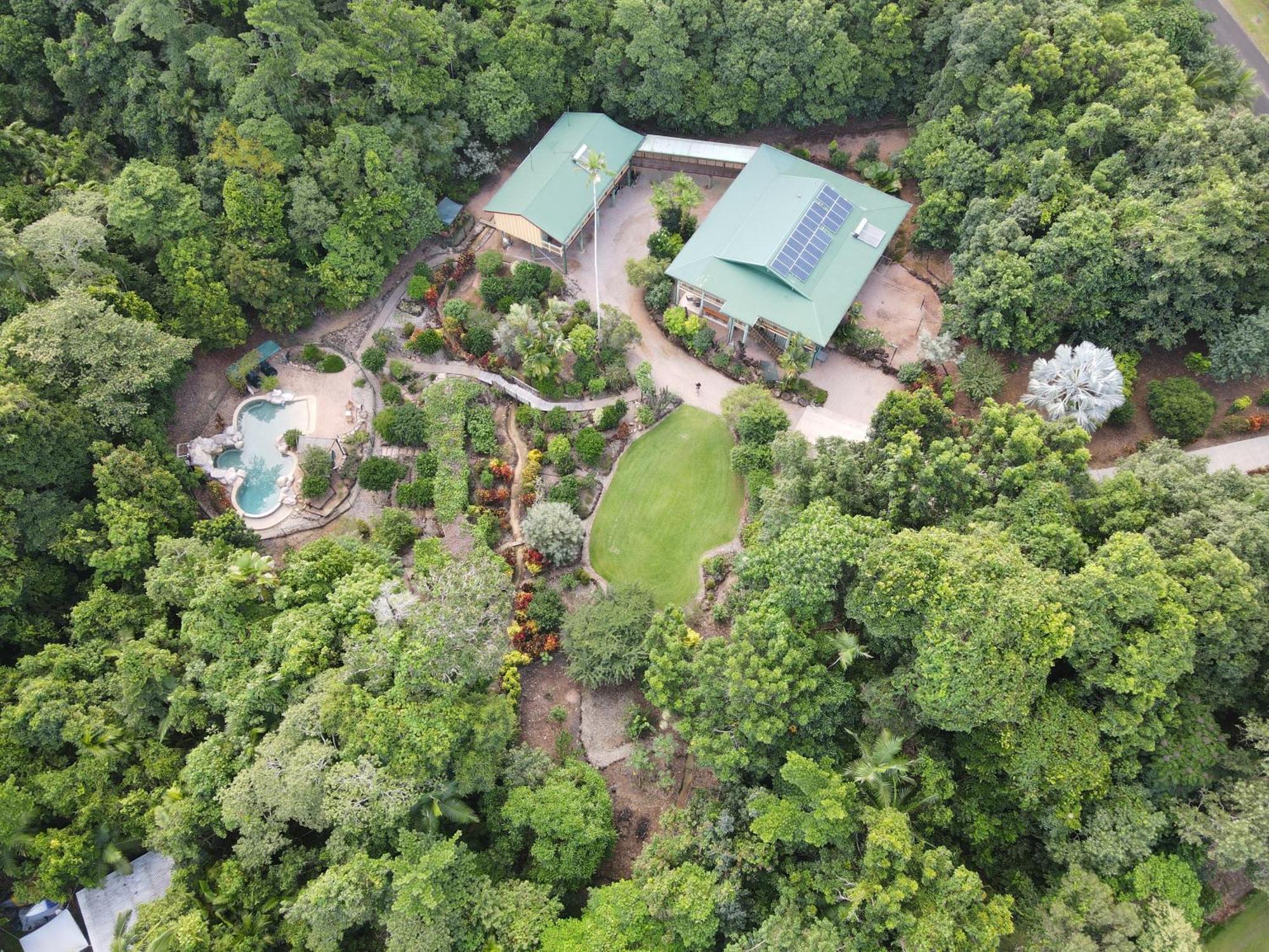 Licuala Lodge Mission Beach Exterior photo