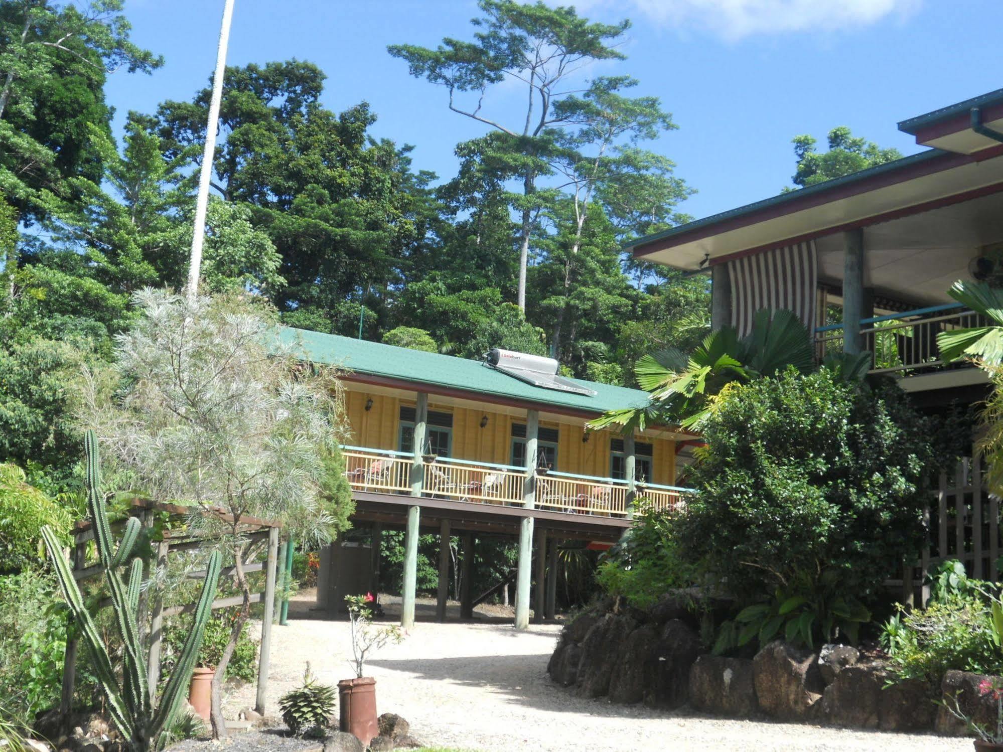 Licuala Lodge Mission Beach Exterior photo